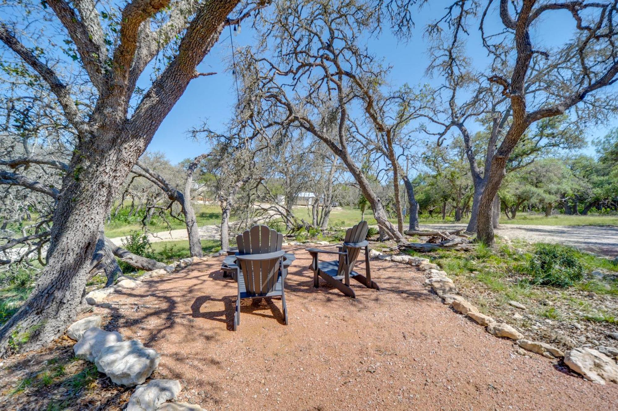 Rustic-Chic Country Cabin - 10 Mi To Main Street! Fredericksburg Extérieur photo